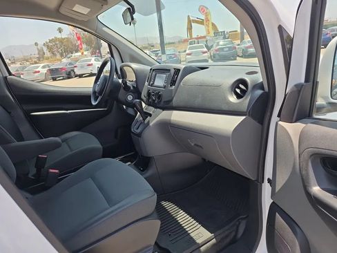 Used 2017 Nissan NV200 SV w/ Technology Package FWD image 10