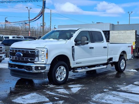 Used 2025 Ford F250 XLT image 1