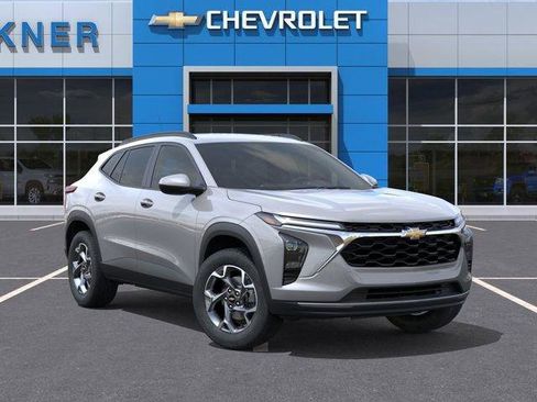 New 2026 Chevrolet Trax LT w/ Driver Confidence Package FWD image 7