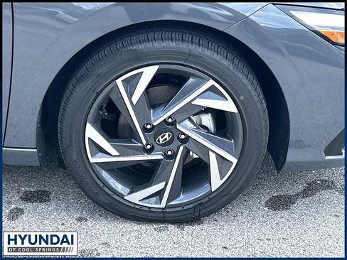 New 2026 Hyundai Elantra Limited FWD image 9