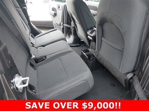 New 2025 Jeep Gladiator Sport image 11