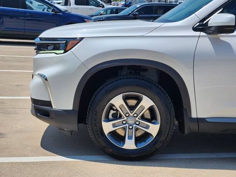 Used 2025 Honda Pilot EX-L image 15