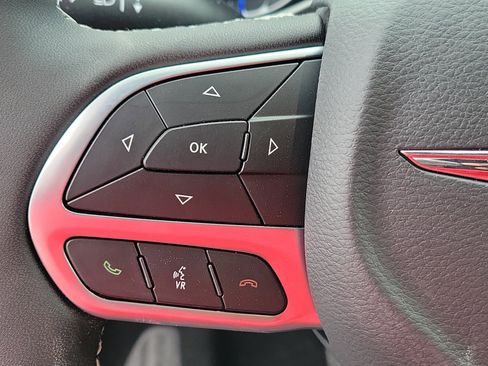 New 2026 Chrysler Pacifica Select AWD/4WD image 13