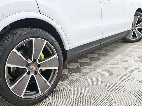 Used 2023 Porsche Cayenne Base image 12