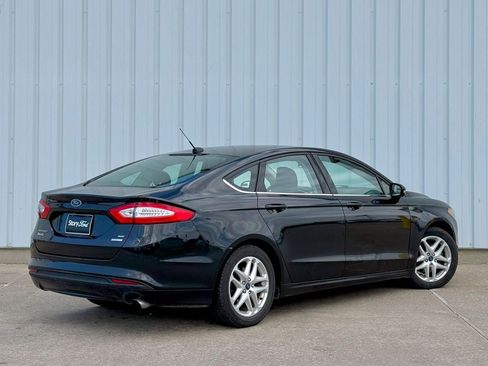 Used 2015 Ford Fusion SE FWD image 6