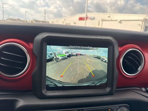 Used 2021 Jeep Wrangler Unlimited Rubicon w/ Uconnect 4C Nav & Sound Group image 38