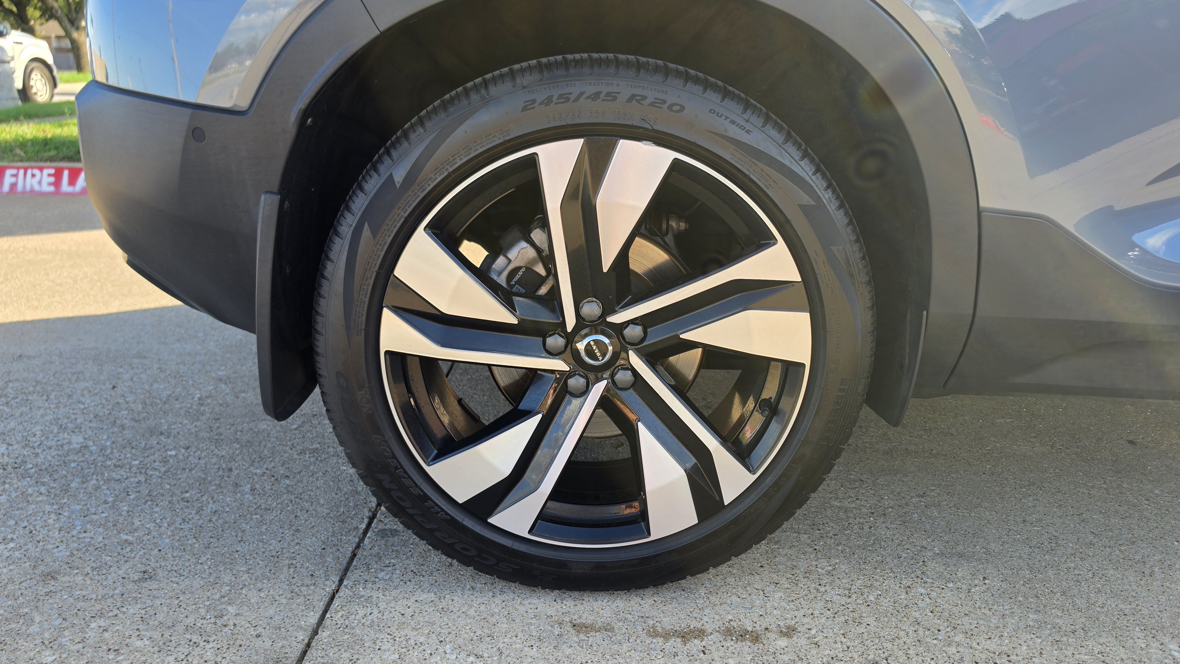 Used 2021 Volvo XC40 T5 R-Design w/ Advanced Package AWD/4WD image 15