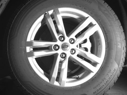 Used 2024 Ford Explorer XLT w/ Equipment Group 202A RWD image 12