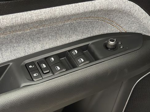 New 2026 Jeep Compass Latitude AWD/4WD image 21