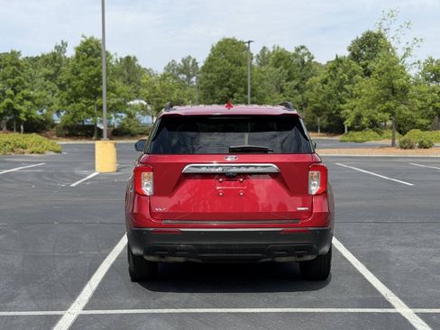 Used 2020 Ford Explorer XLT w/ Comfort Package AWD/4WD image 6