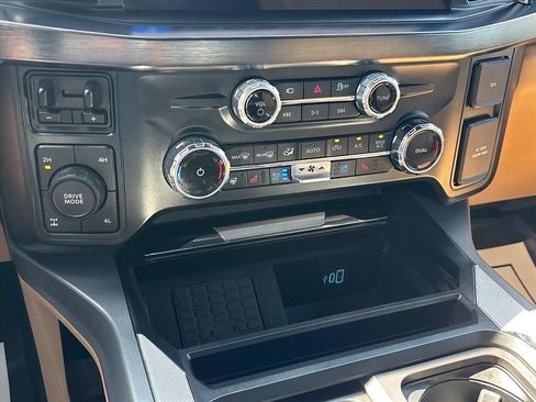 Used 2025 Ford F250 Lariat w/ Lariat Ultimate Package AWD/4WD image 34