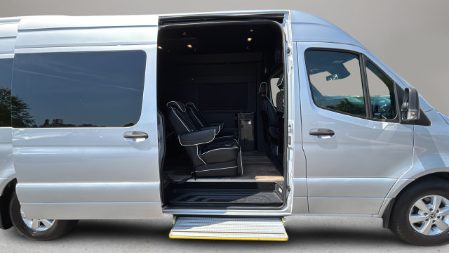 Used 2021 Mercedes-Benz Sprinter 2500 image 57