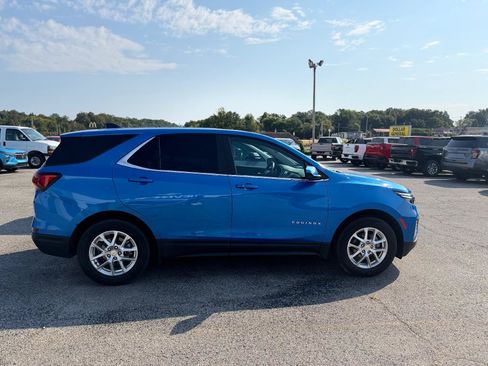 Used 2024 Chevrolet Equinox LT AWD/4WD image 2