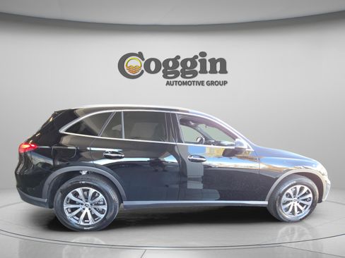 Used 2026 Mercedes-Benz GLC 300 image 7