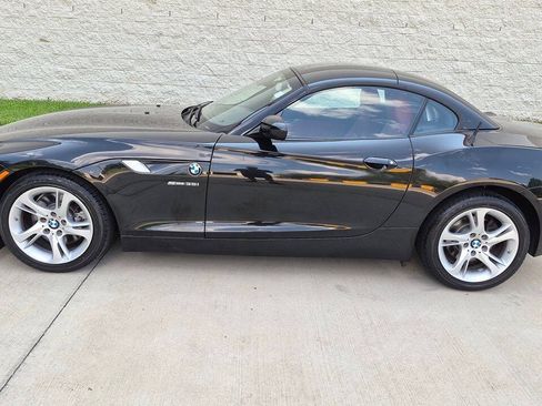 Used 2009 BMW Z4 sDrive35i RWD image 3