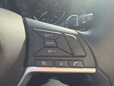 Used 2019 Nissan Rogue Sport SV FWD image 32