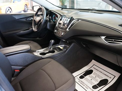 Used 2018 Chevrolet Malibu LT w/ Driver Confidence Package FWD image 40