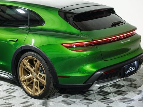 Used 2023 Porsche Taycan 4S AWD/4WD image 17