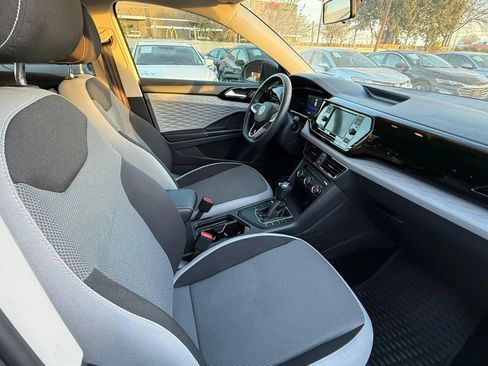 Used 2022 Volkswagen Taos S image 11