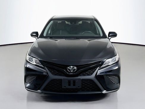 Used 2020 Toyota Camry SE FWD image 6