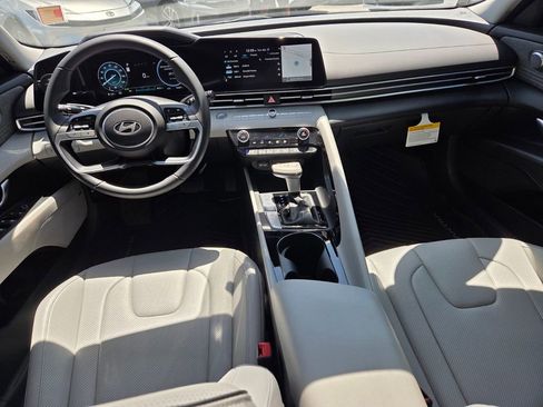 Used 2024 Hyundai Elantra Limited FWD image 10