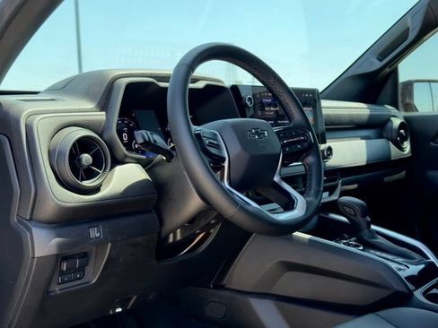 Used 2025 Chevrolet Colorado Trail Boss AWD/4WD image 23
