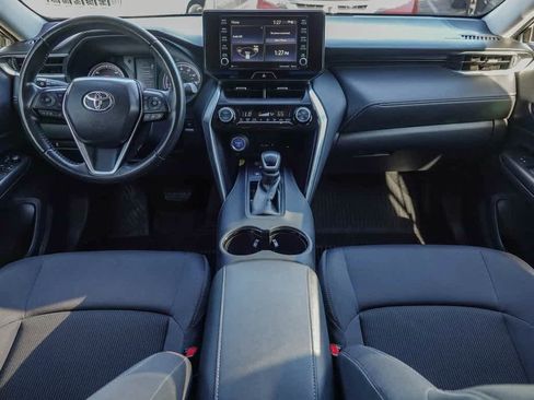 Used 2021 Toyota Venza LE image 10
