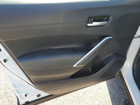 Used 2023 Toyota Corolla Cross XLE image 25