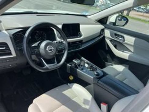 Used 2022 Nissan Rogue SV w/ SV Premium Package AWD/4WD image 3