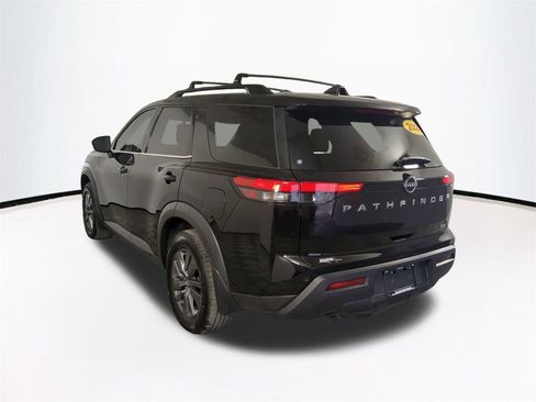 Used 2022 Nissan Pathfinder SV image 7