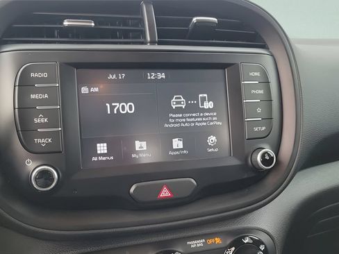 Used 2020 Kia Soul LX FWD image 14
