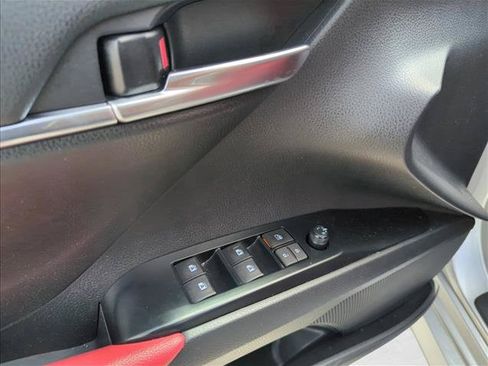 Used 2019 Toyota Camry LE FWD image 28