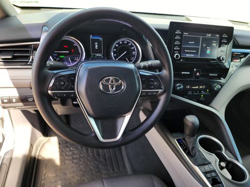 Used 2023 Toyota Camry LE image 2