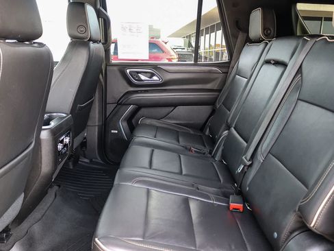 Used 2021 GMC Yukon SLT AWD/4WD image 18