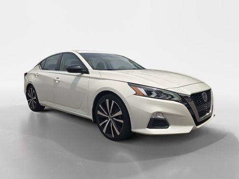 Used 2020 Nissan Altima 2.5 SR FWD image 8