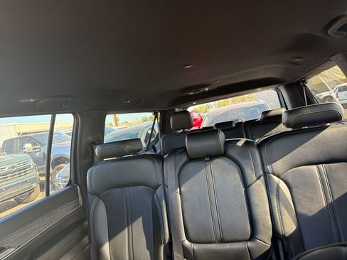 Used 2024 Jeep Wagoneer L Series II w/ Flexible Seating Group image 24