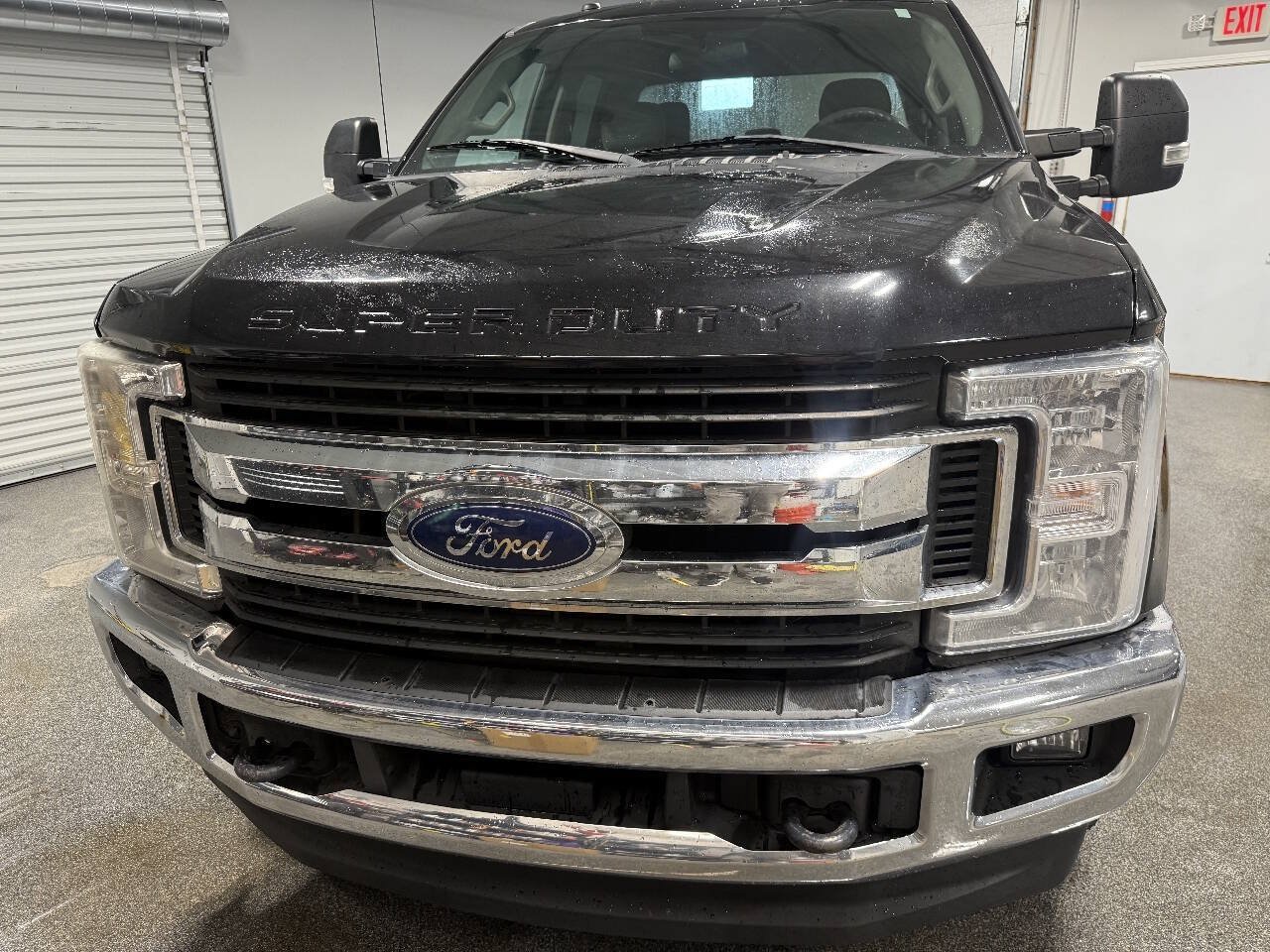 Used 2019 Ford F250 XLT AWD/4WD image 2