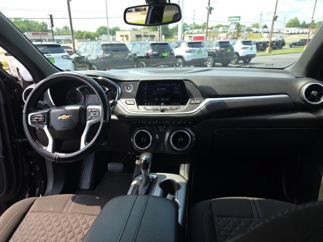 Used 2019 Chevrolet Blazer LT FWD image 37