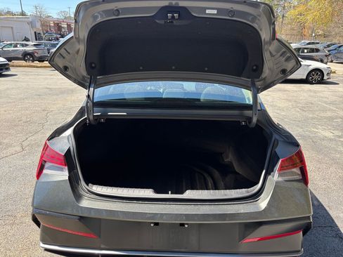 Used 2025 Hyundai Elantra SEL image 33