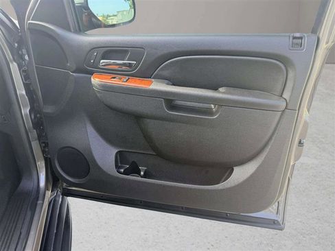 Used 2013 Chevrolet Tahoe LT w/ All-Star Edition AWD/4WD image 31