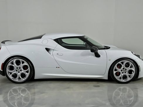 Used 2015 Alfa Romeo 4C Coupe w/ Leather Interior Group RWD image 13