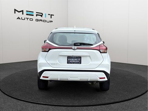 Used 2021 Nissan Kicks S FWD image 8