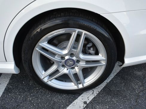 Used 2013 Mercedes-Benz E 550 4MATIC Sedan image 33