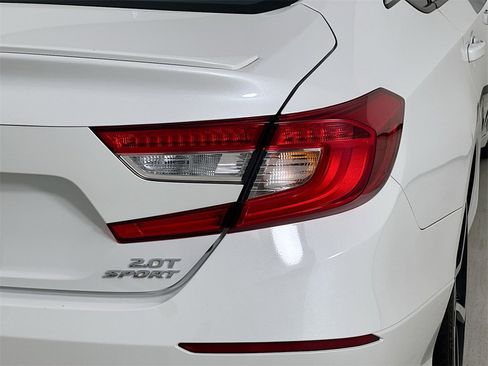 Used 2019 Honda Accord Sport image 4