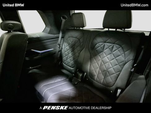 Used 2024 BMW X7 xDrive40i w/ M Sport Package AWD/4WD image 14
