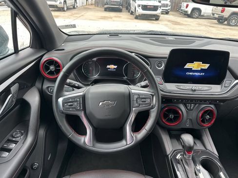 Used 2025 Chevrolet Blazer RS FWD image 11