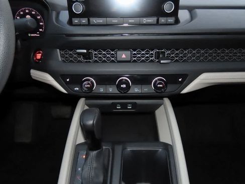 Certified 2023 Honda Accord EX image 19