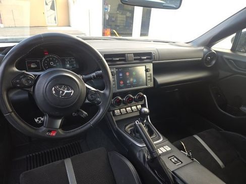 Used 2024 Toyota GR86 Premium RWD image 12
