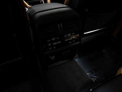 New 2026 Porsche Cayenne image 29