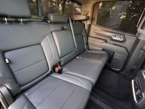 Used 2025 GMC Sierra 1500 SLT w/ SLT Premium Plus Package image 32